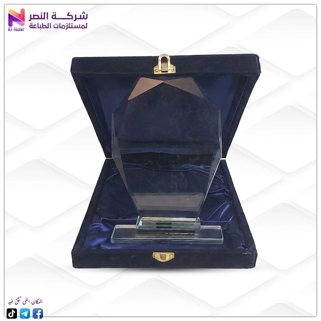 درع كريستال GM-30 بالعلبة القطيفة